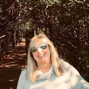 Meet your Posher, Ellen